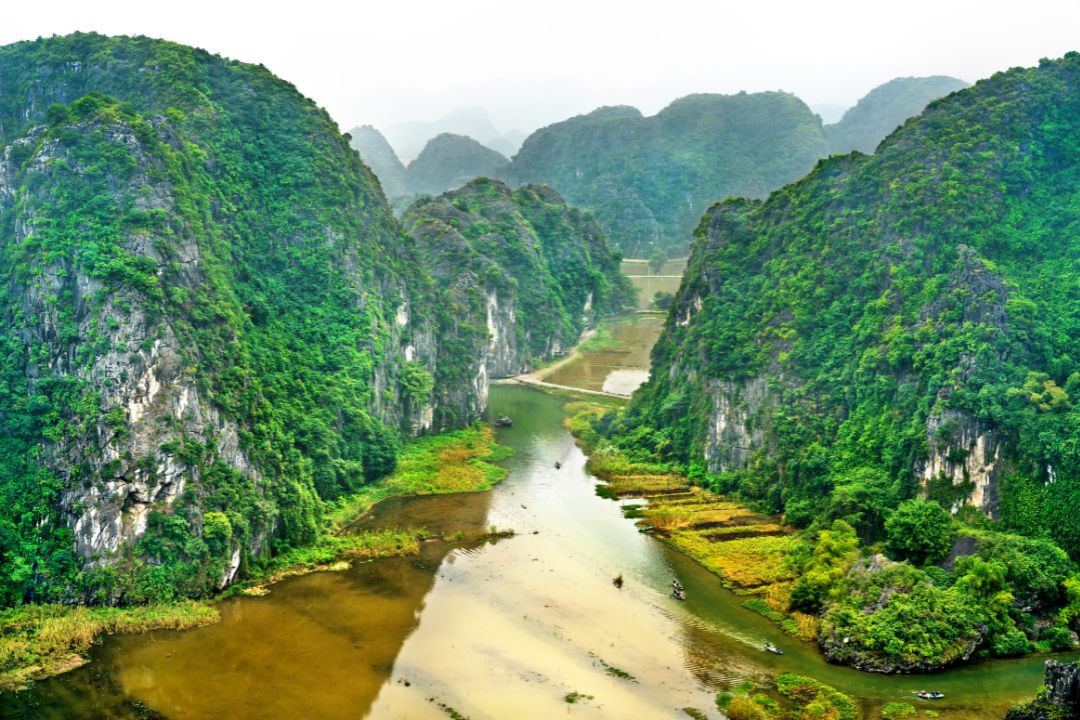 Thắng cảnh Tràng An tại Ninh Bình