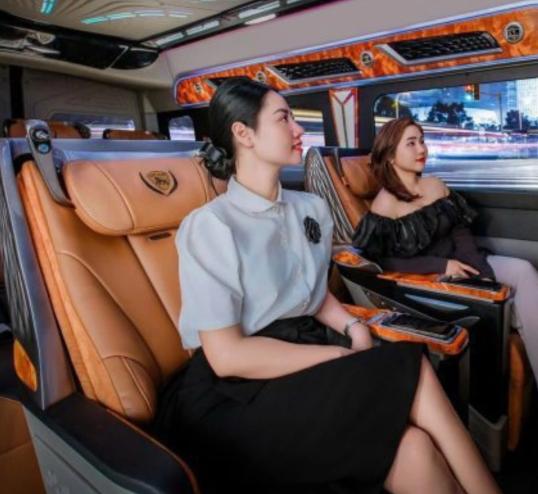 Thuê xe limousine nhanh chóng, thuận tiện