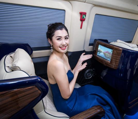 Liên hệ trực tiếp qua số hotline 0328465235 (hoặc Zalo) để được tư vấn và đặt xe