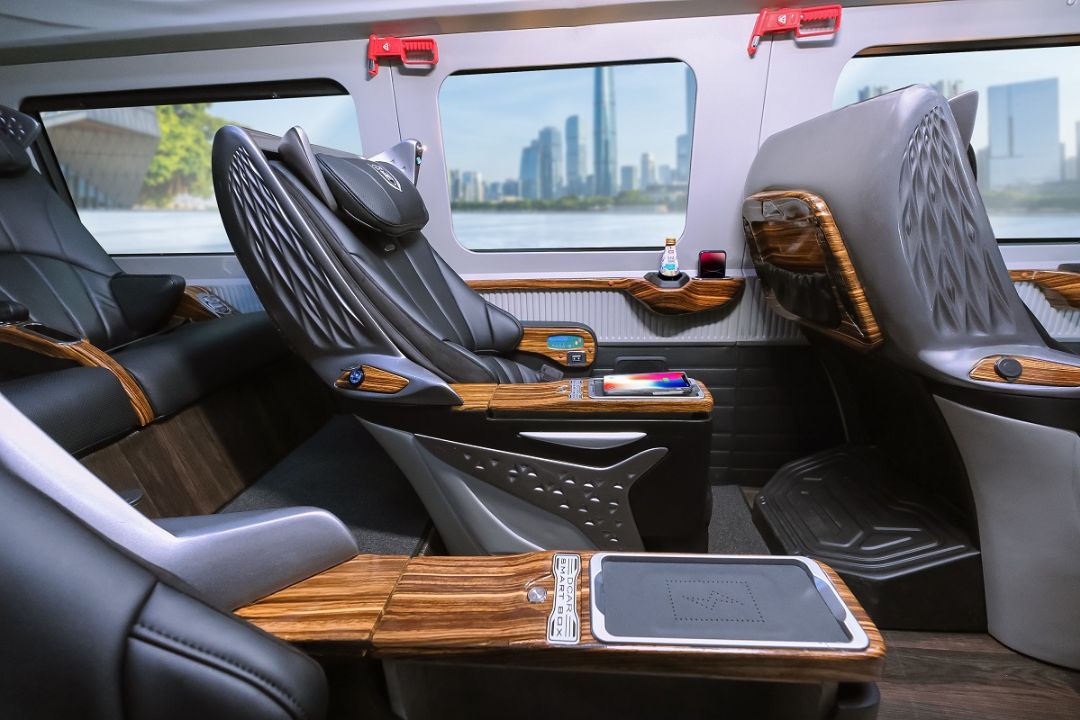 ThuexeLimo là thương hiệu uy tín chuyên cung cấp dịch vụ thuê xe Limousine Dcar cao cấp
