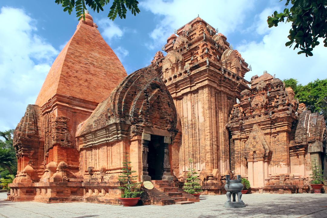 Tháp Bà Ponagar là di tích lịch sử văn hóa cấp quốc gia