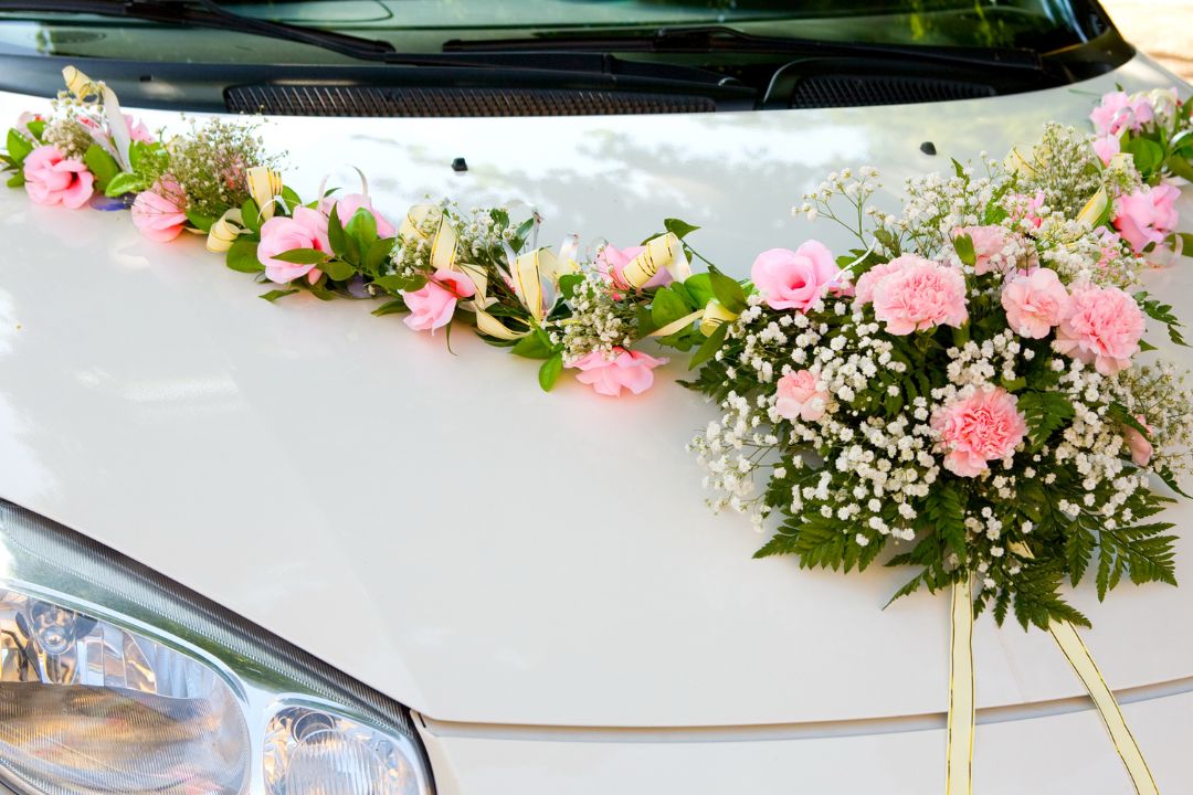 Xe Limousine trang trí hoa cưới sẽ là điểm nhấn nổi bật
