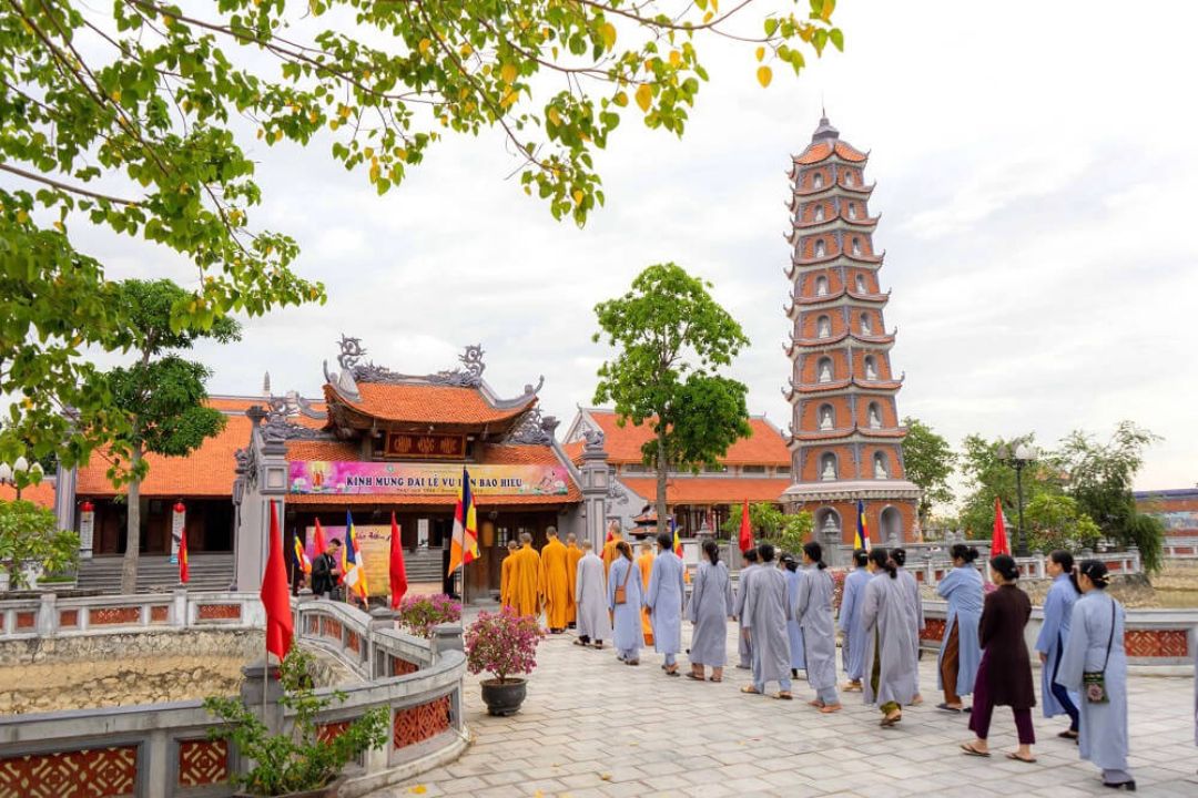 Cho thuê xe Limousine đi hành hương uy tín, dịch vụ chu đáo