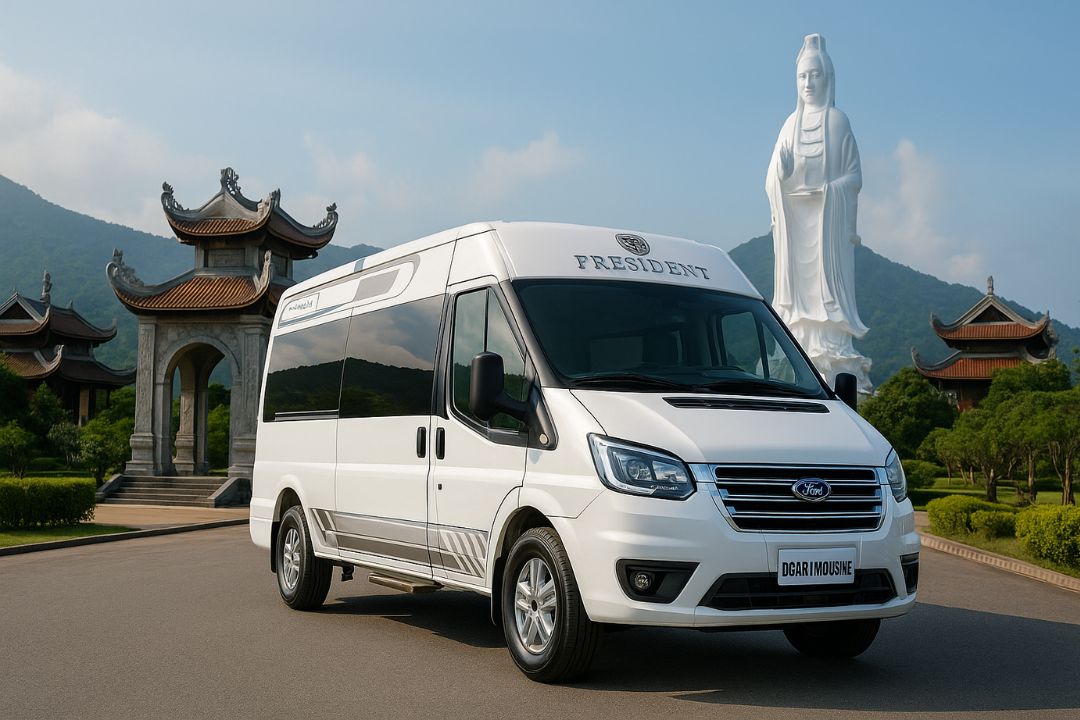 Xe limousine cực kỳ phù hợp khi bạn đi viếng chùa, đi lễ, hành hương