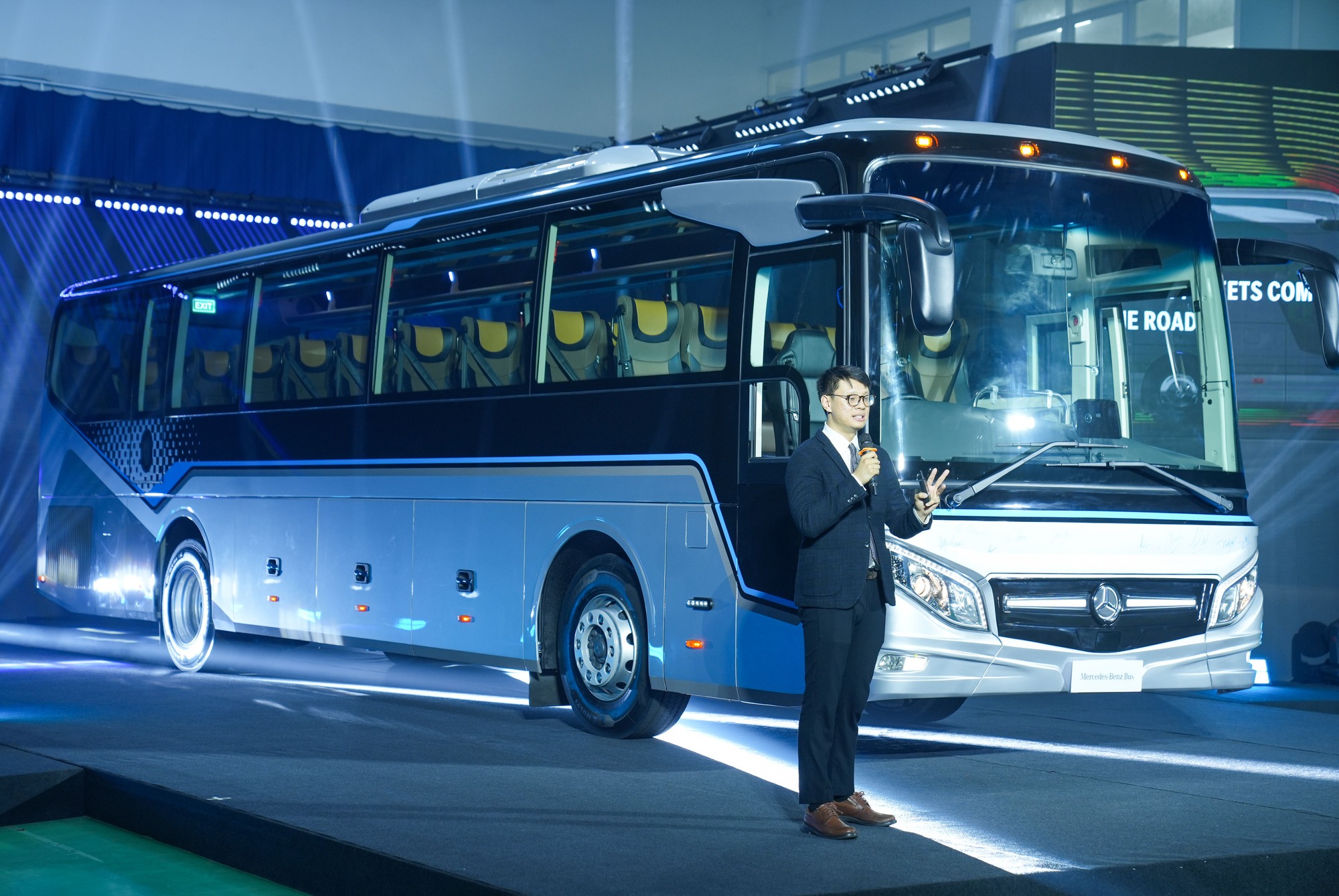 Xe công nghệ và xe buýt cao cấp Đối thủ cạnh tranh của dịch vụ limousine
