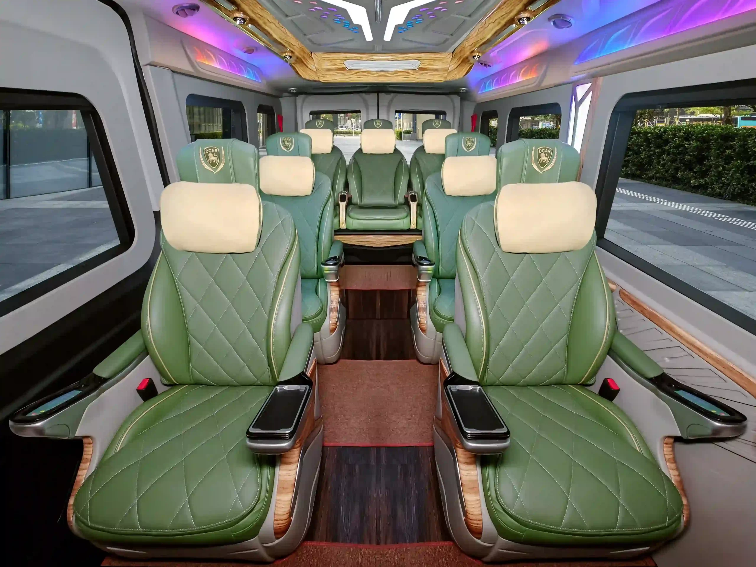 Nội thất xe DCar Limousine sang trọng và tiện nghi