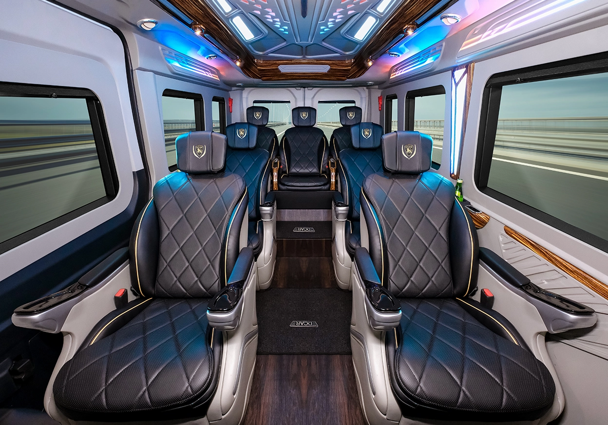Dàn nội thất tiện nghi trên xe limousine Dcar