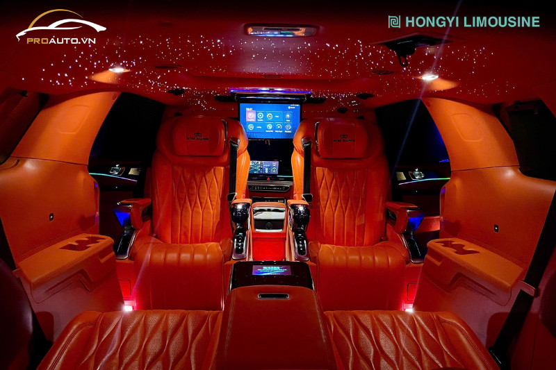 Bố trí thông minh và không gian rộng rãi trong xe limousine Dcar