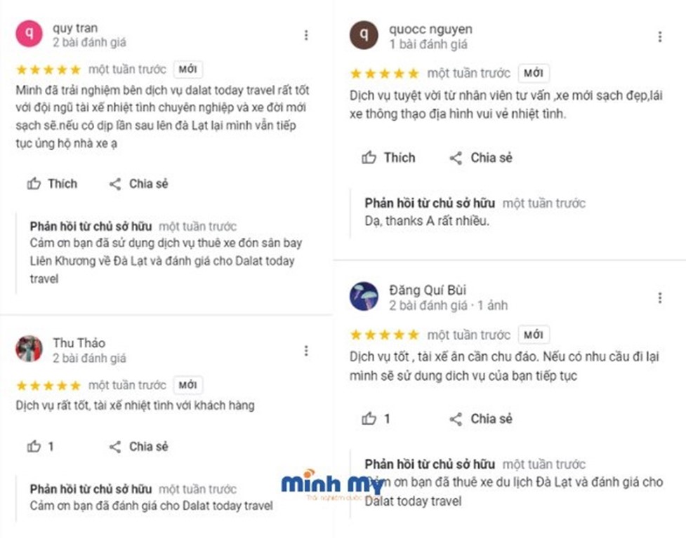 Một khách hàng đang xem đánh giá dịch vụ thuê xe trên điện thoại để đảm bảo chất lượng