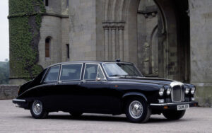 Một chiếc xe limousine cổ điển từ đầu thế kỷ 20
